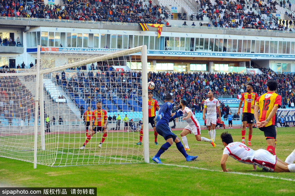  都灵德比战平局收场双方球迷爆发冲突  